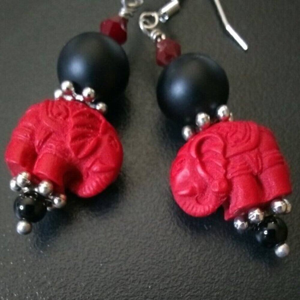 Super Cute! Large & Chunky! Black + Red Elephant Dangle Earrings! Tuskers!!! - Picture 9 of 10